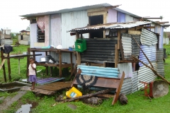 Makeshift_house_in_Nausori_Village